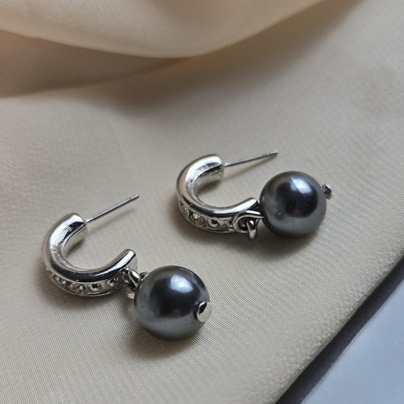 Silver Tone Rhinestones Gray Fuax Pearl Drop Earrings - Picture 7 of 17